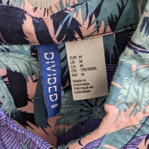H&M Vibrant Tropical Button Down Shirt - Picture 3 of 4